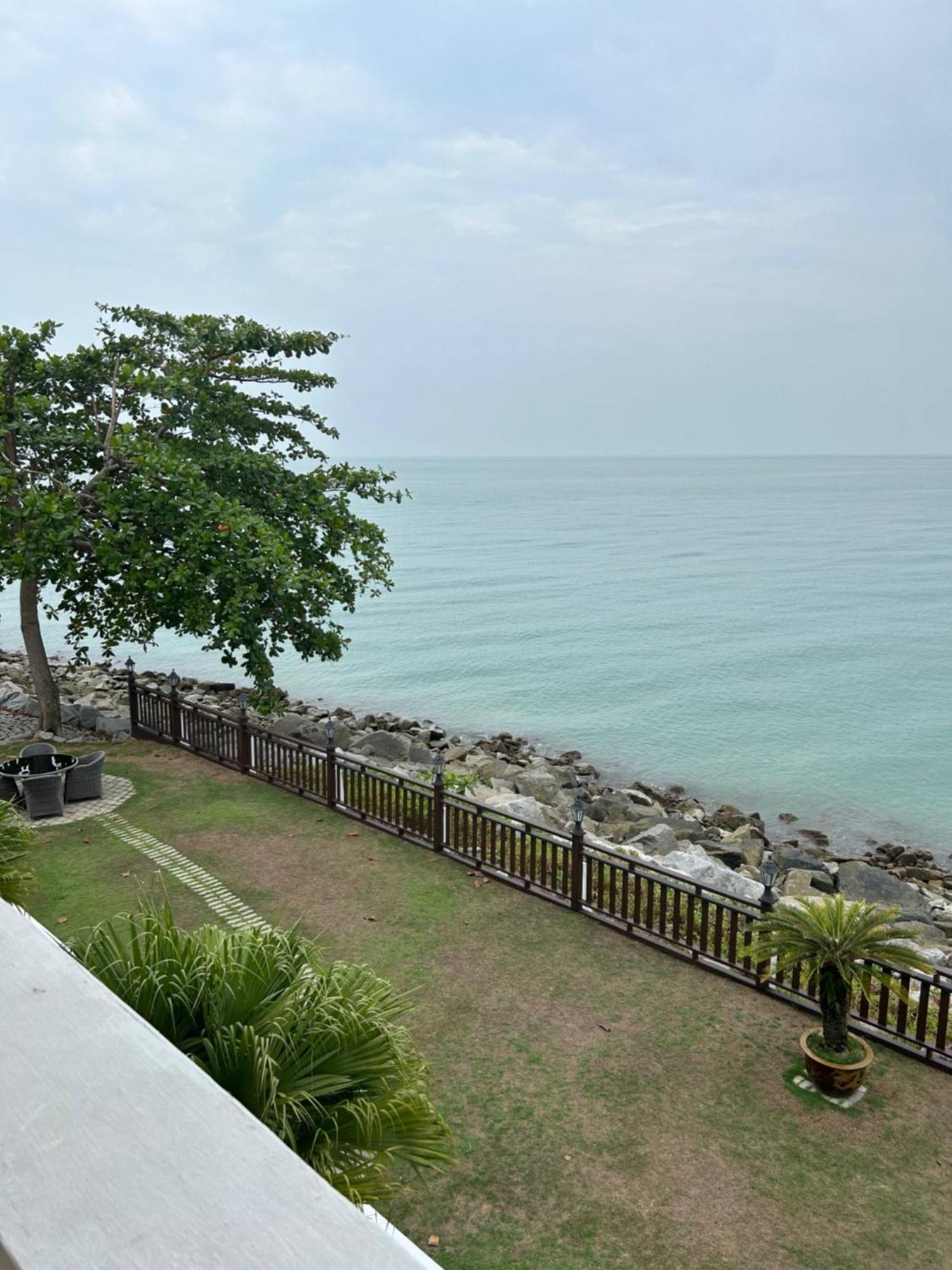 Luxery Villa Sea Side Port Dickson Exteriör bild